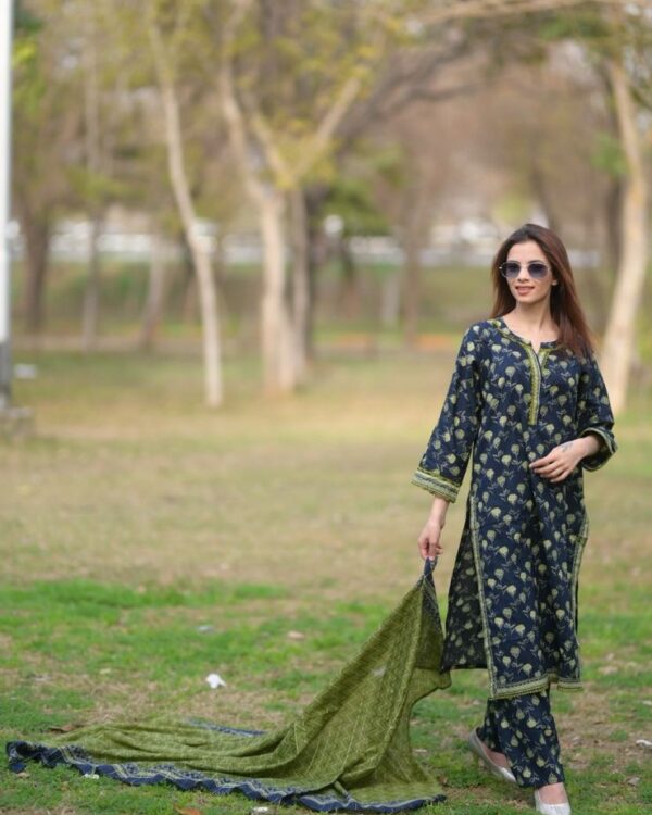 Zargoon Elegant 3-Piece Lawn Suit – Midnight Blue & Olive Green